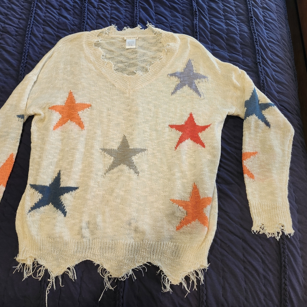 Main Strip Beige V-Neck Sweater with Star Accents